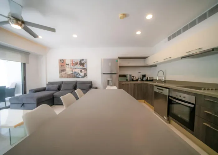 Apartamento 1br On Calle 38 - Pet Friendly, Pools & Gym *